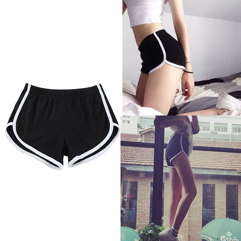 Pantaloncini Sportivi Neri in  - Yoga Fitness Girl recensione e prezzo